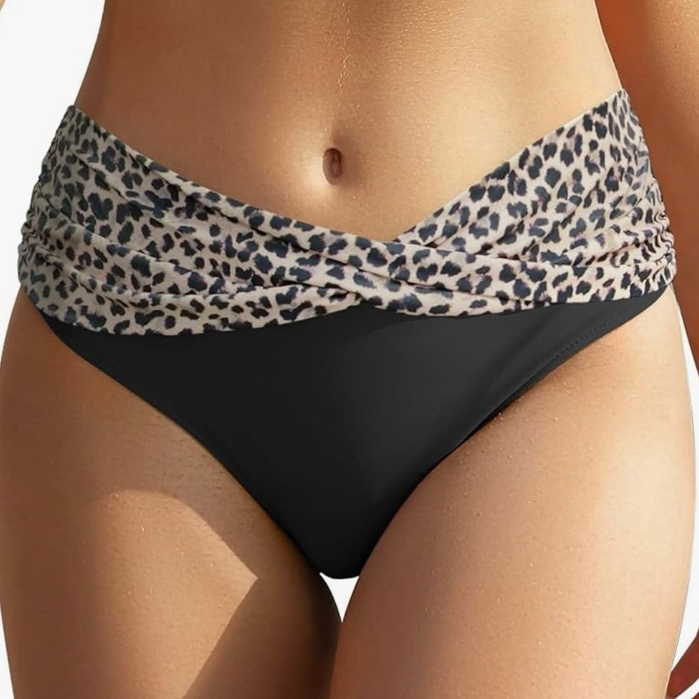 NWOT bikini bottoms